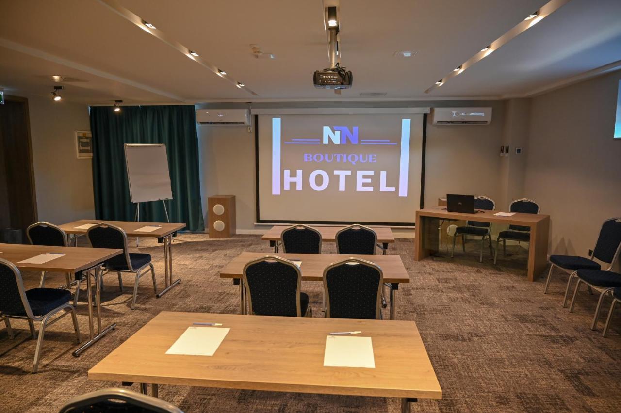 Nn Boutique Hotel Tiszaújváros Buitenkant foto