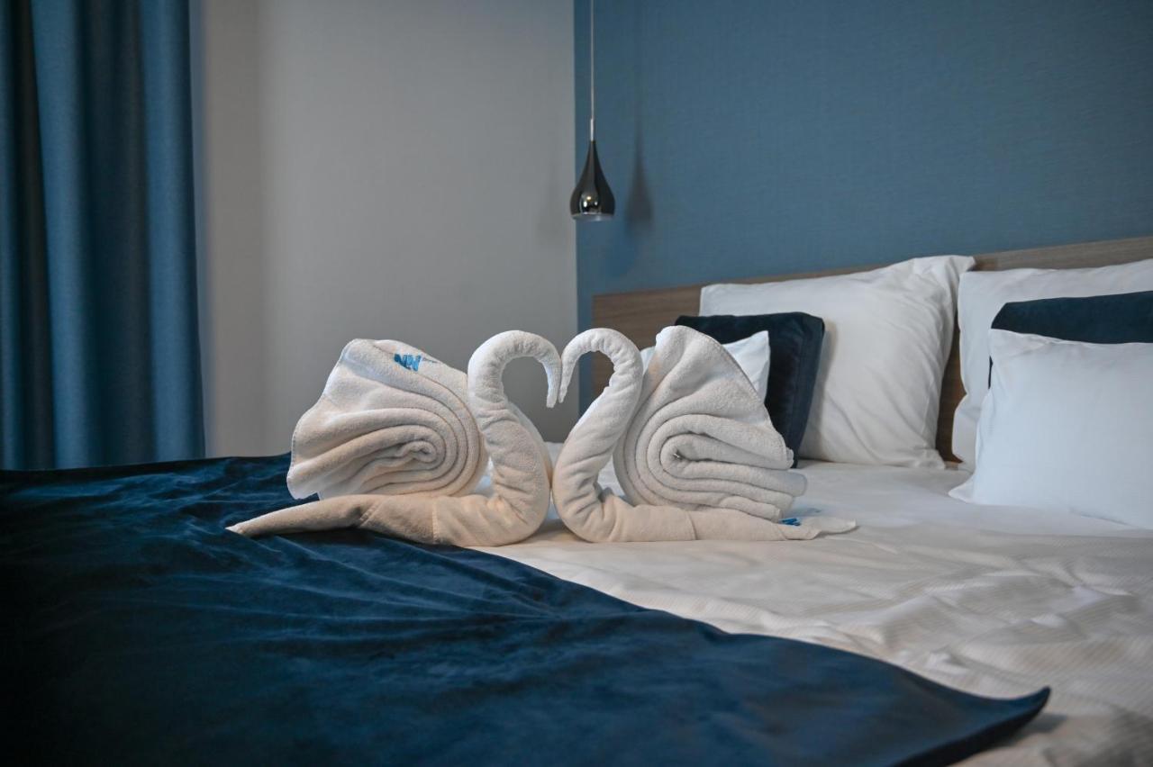 Nn Boutique Hotel Tiszaújváros Buitenkant foto