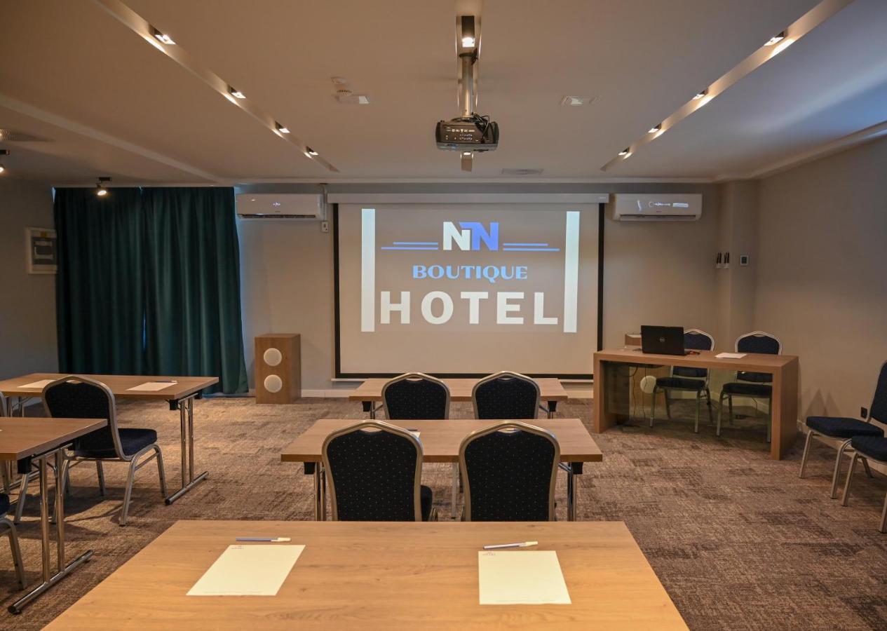 Nn Boutique Hotel Tiszaújváros Buitenkant foto