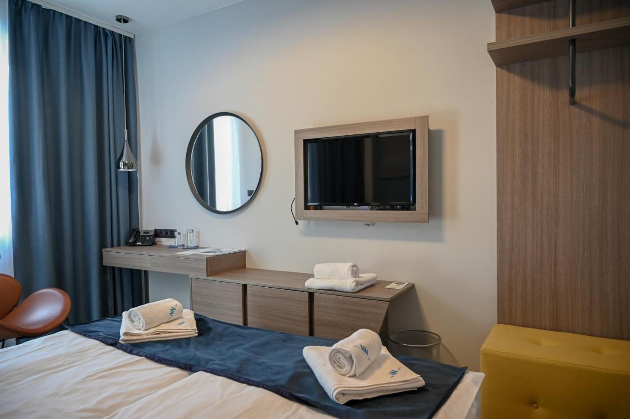 Nn Boutique Hotel Tiszaújváros Buitenkant foto