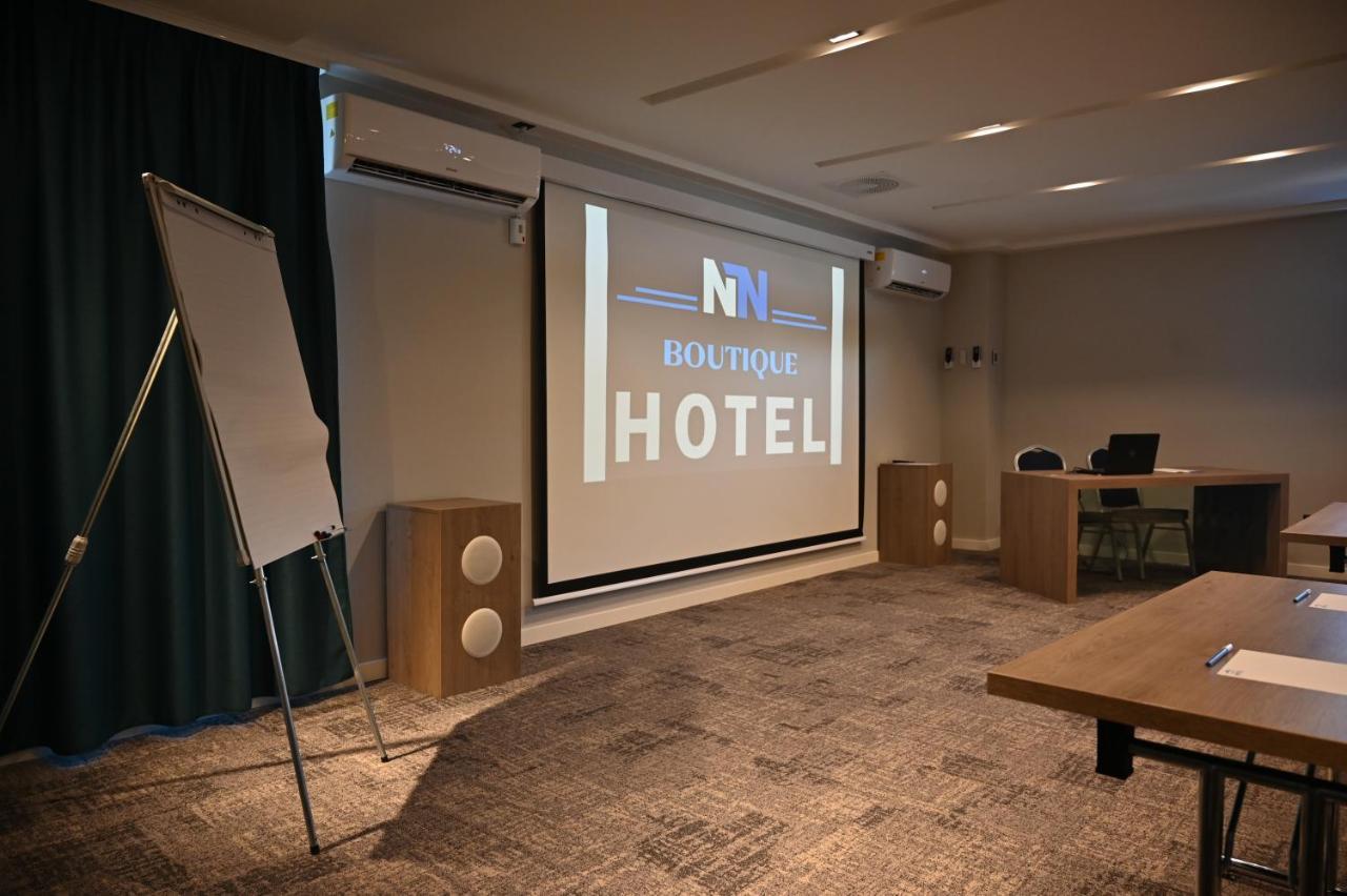 Nn Boutique Hotel Tiszaújváros Buitenkant foto