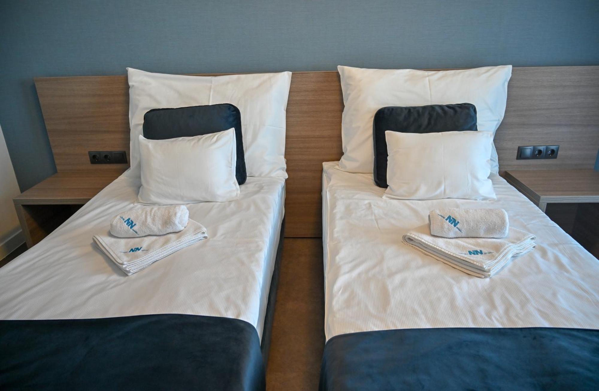 Nn Boutique Hotel Tiszaújváros Buitenkant foto