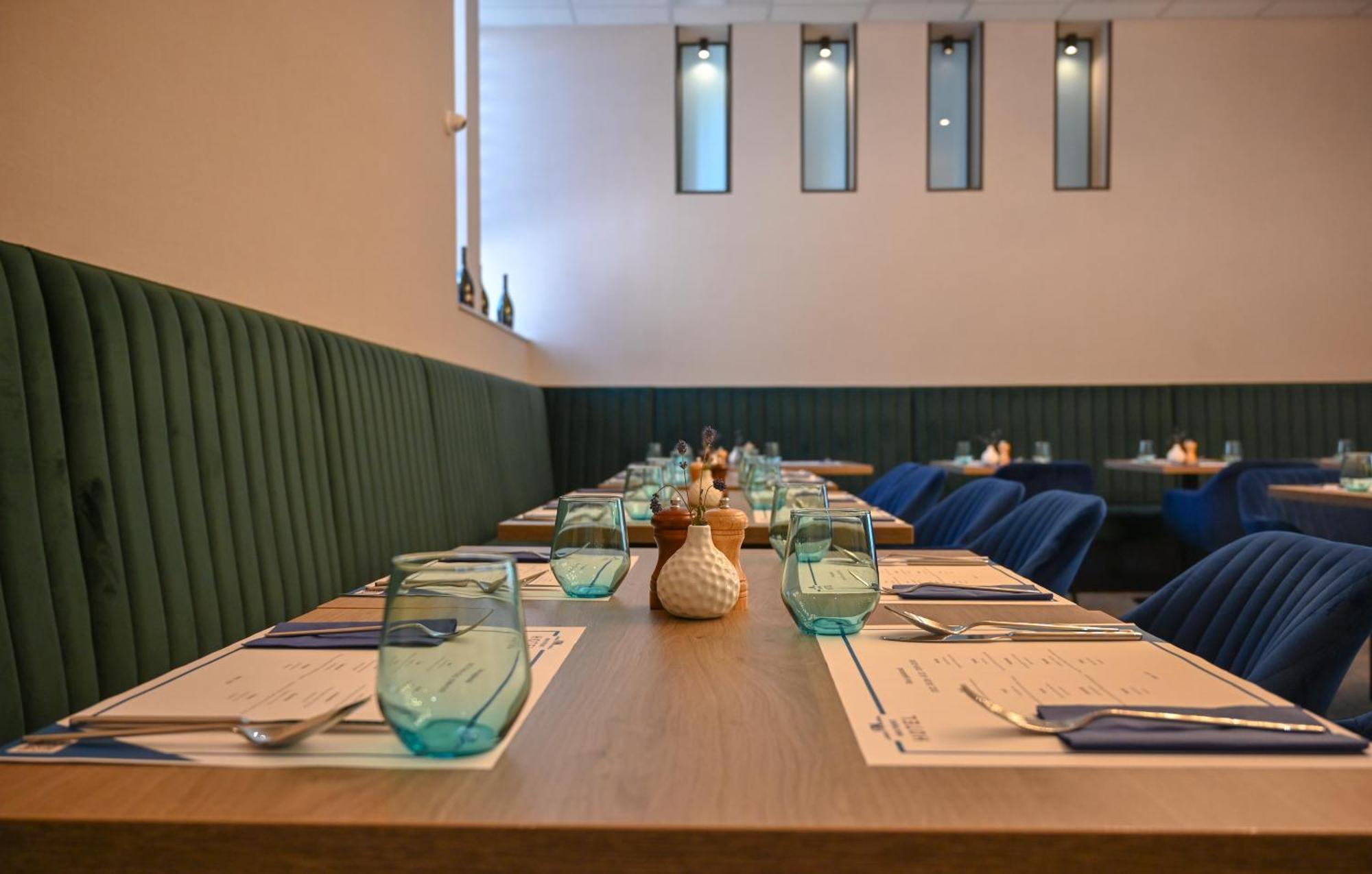 Nn Boutique Hotel Tiszaújváros Buitenkant foto