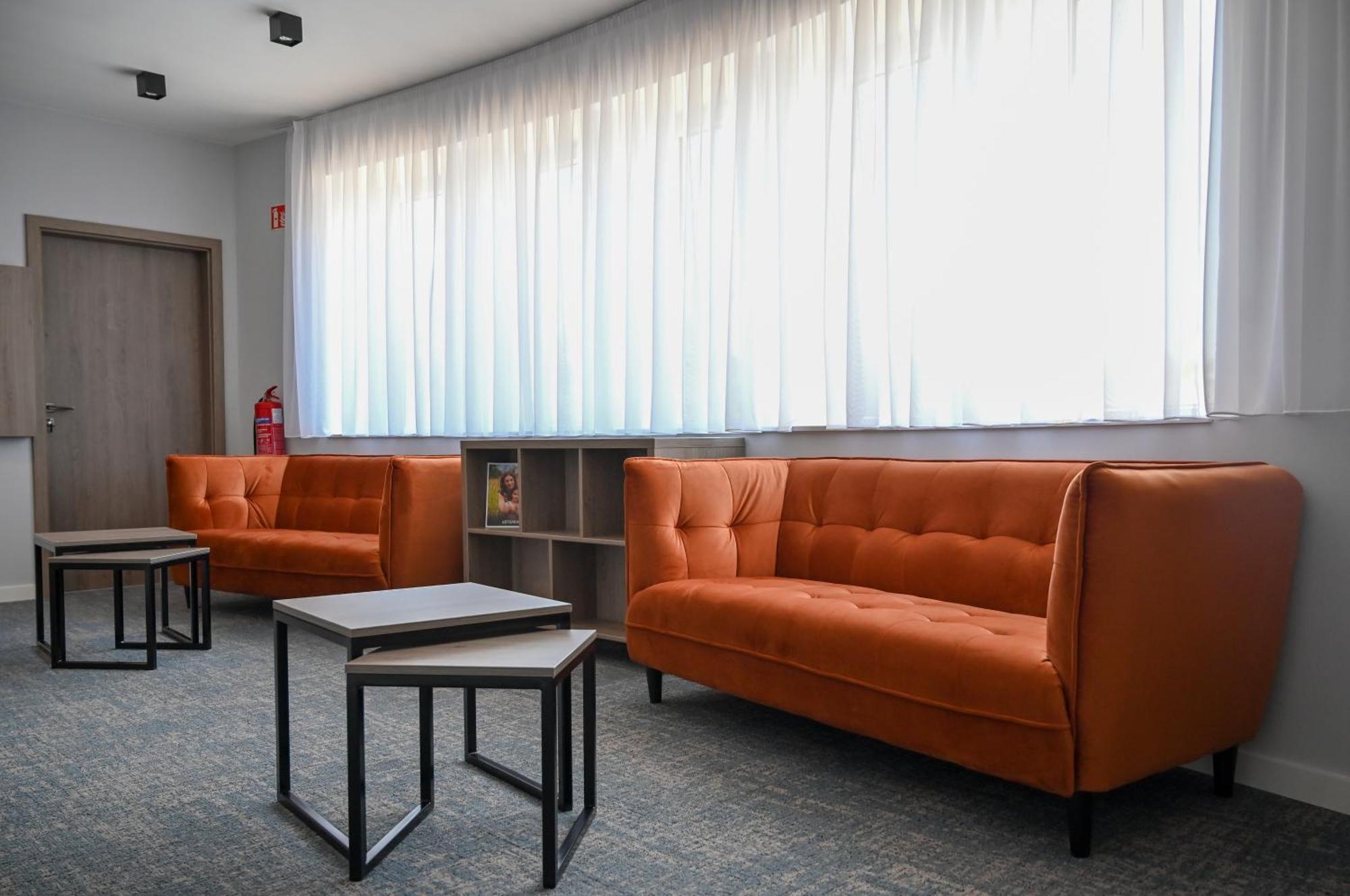 Nn Boutique Hotel Tiszaújváros Buitenkant foto