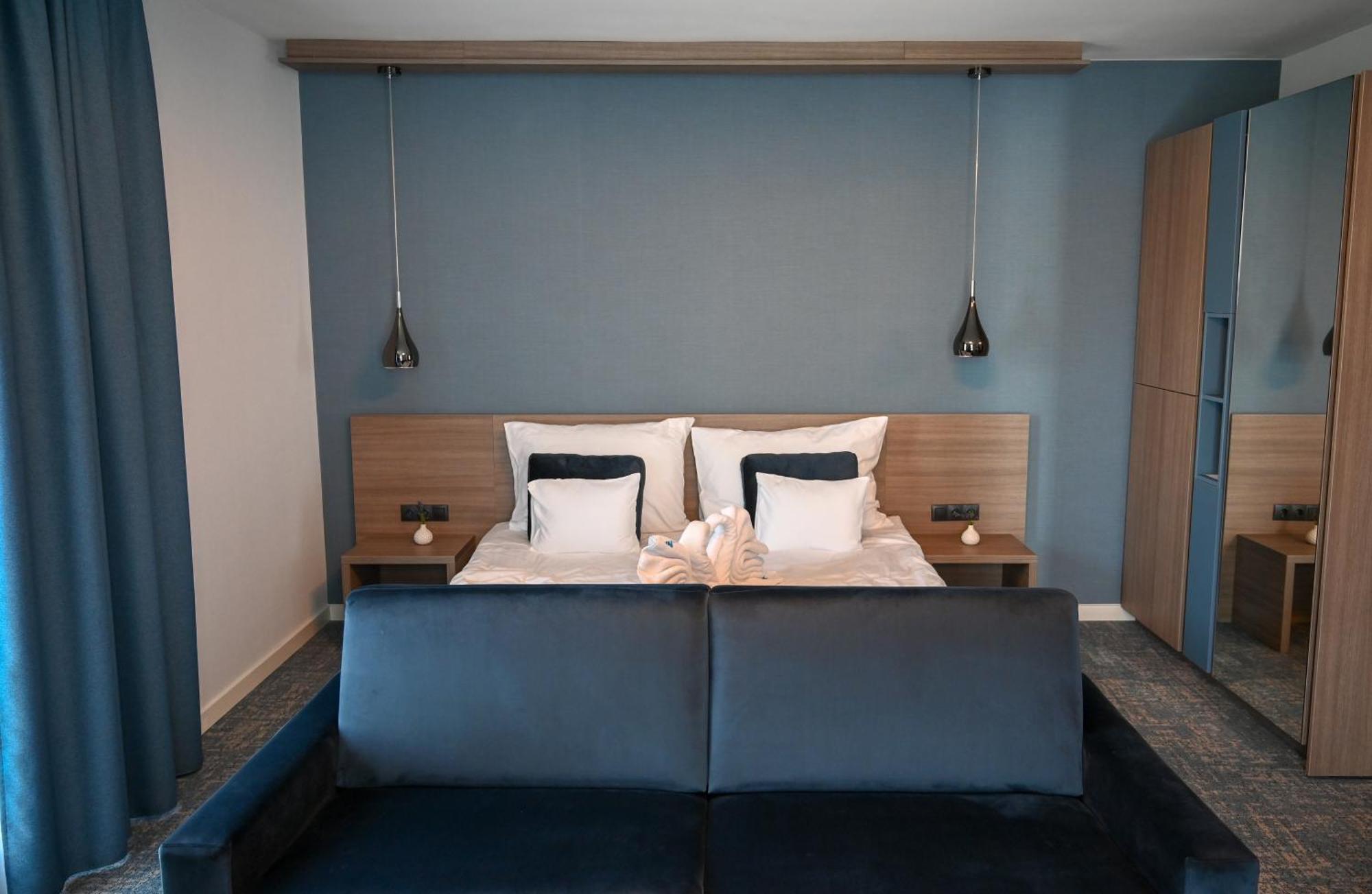 Nn Boutique Hotel Tiszaújváros Buitenkant foto